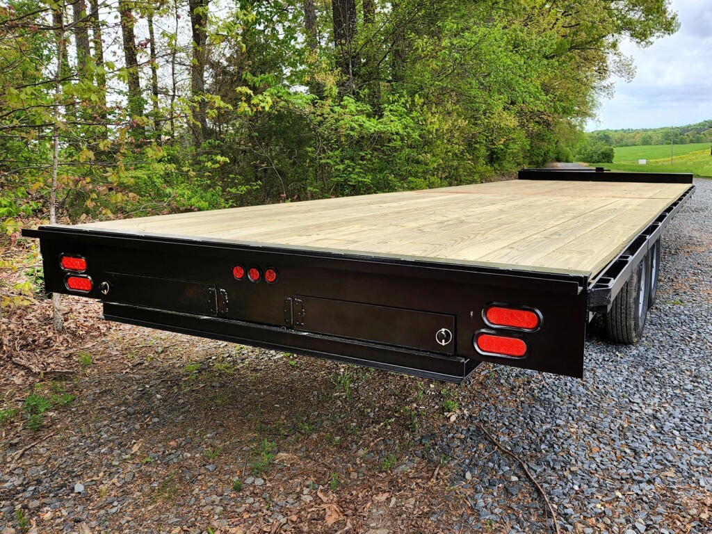 Deckover Trailer with slide-in ramps - Mid State Trailers