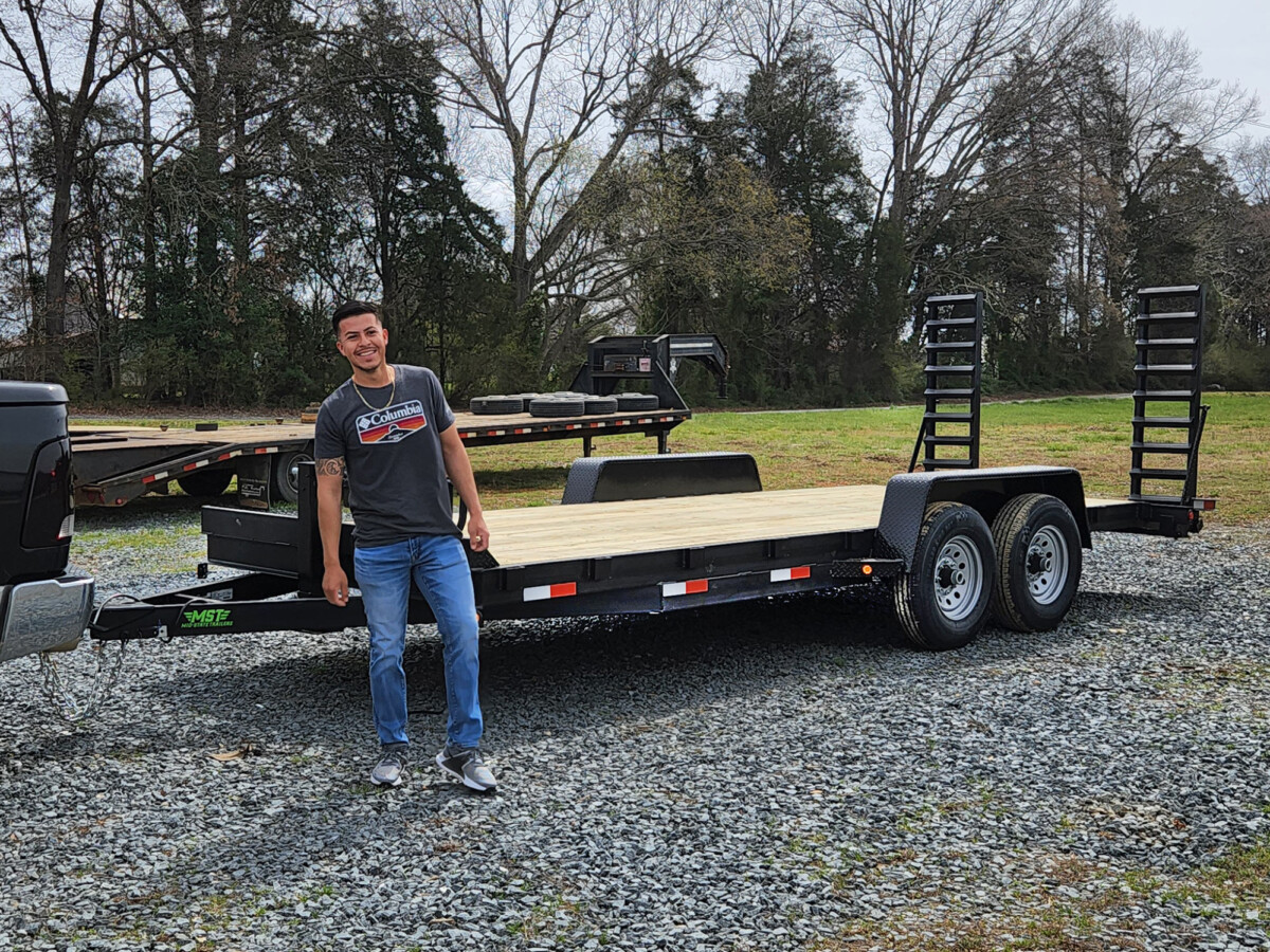 Which Trailer is Best for Hot Shot Trucking? (With or Without a CDL